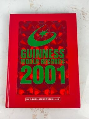 Guinness Book of World Records 2001 Coffee Table Book Hardcover Red Collectible